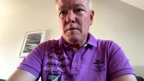 Snapshot of happysierra chatting on 10-11-25, 01:20 Harry online show from 10-11-25, 01:20