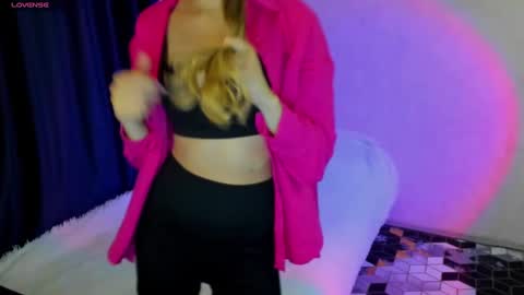 Stephanie online show from 12-21-24, 08:43