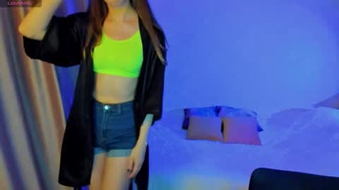 Stephanie online show from 10-06-25, 06:27