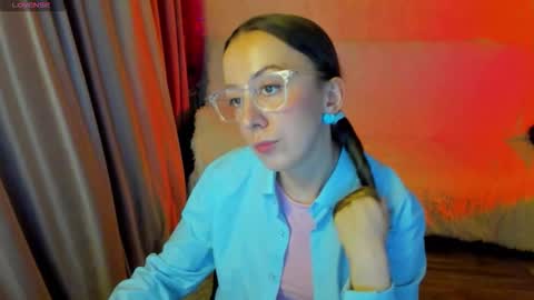 Stephanie online show from 11-24-25, 05:34