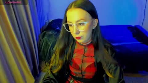 Stephanie online show from 05-25-26, 07:09