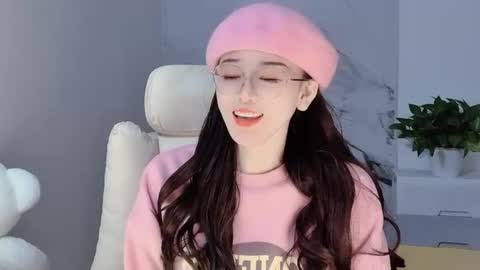 Snapshot of happysweetie168 chatting on 12-07-24, 01:40 Daisy online show from 12-07-24, 01:40