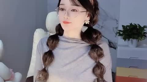 Snapshot of happysweetie168 chatting on 12-13-24, 06:10 Daisy online show from 12-13-24, 06:10