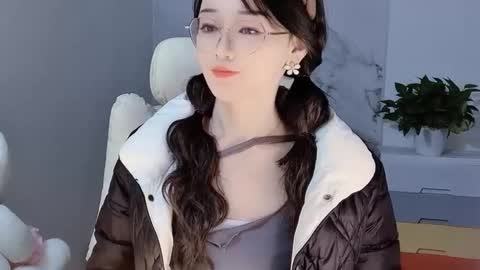 Snapshot of happysweetie168 chatting on 12-14-24, 06:35 Daisy online show from 12-14-24, 06:35