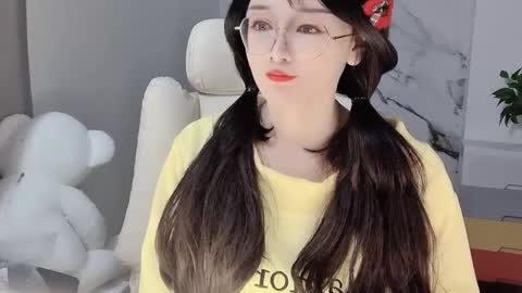 Snapshot of happysweetie168 chatting on 02-14-25, 03:54 Daisy online show from 02-14-25, 03:54