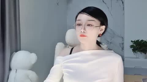 Snapshot of happysweetie168 chatting on 03-11-25, 05:05 Daisy online show from 03-11-25, 05:05