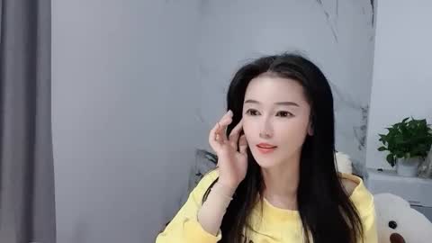 Snapshot of happysweetie168 chatting on 12-18-25, 04:29 Daisy online show from 12-18-25, 04:29