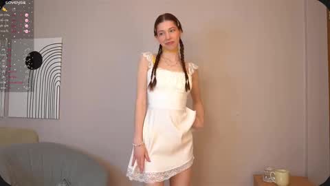 Snapshot of happyvivy chatting on 02-17-25, 08:09 Vivy online show from 02-17-25, 08:09