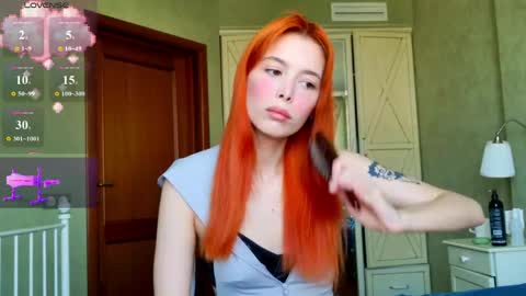 Snapshot of hard_candy_gang chatting on 05-05-26, 10:56 Molly and BaldMan online show from 05-05-26, 10:56
