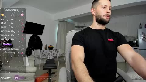 Snapshot of hard_chriss chatting on 01-27-25, 11:22 Hard Cock online show from 01-27-25, 11:22