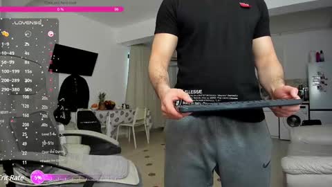 Snapshot of hard_chriss chatting on 02-20-25, 05:33 Hard Cock online show from 02-20-25, 05:33