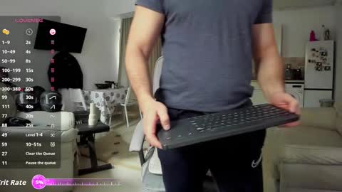 Snapshot of hard_chriss chatting on 10-15-25, 06:57 Hard Cock online show from 10-15-25, 06:57