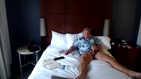 Steele and Cassie online show from 11-19-25, 05:57