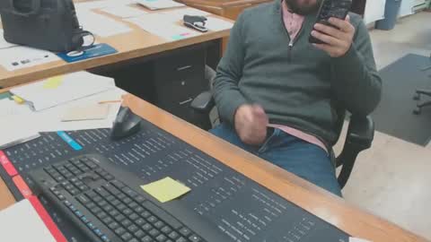 Snapshot of hardcumcanadian chatting on 10-22-25, 11:15 hardcumcanadian online show from 10-22-25, 11:15