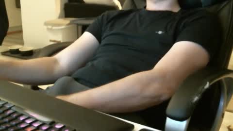 hardfucklover1 online show from 12-18-25, 02:23