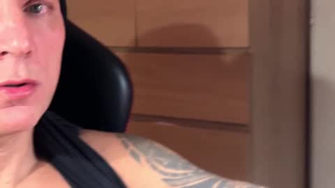 Snapshot of hardmattsteel chatting on 01-06-25, 10:15 MATTSTEEL - ITALIAN STALLION online show from 01-06-25, 10:15