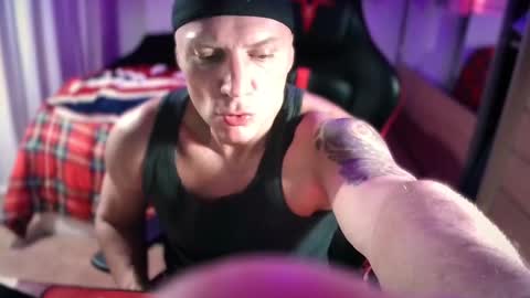 Snapshot of hardmattsteel chatting on 01-12-25, 01:27 MATTSTEEL - ITALIAN STALLION online show from 01-12-25, 01:27