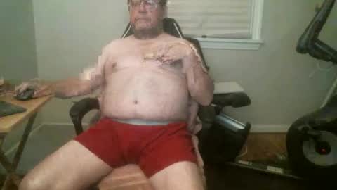 Snapshot of hardmik chatting on 11-17-25, 06:30 Mik online show from 11-17-25, 06:30