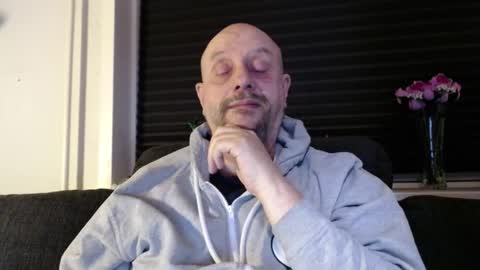 Snapshot of hardmrlazy chatting on 01-10-26, 01:51 MrLazy online show from 01-10-26, 01:51