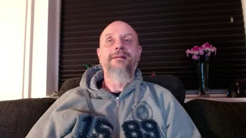 Snapshot of hardmrlazy chatting on 01-16-26, 05:39 MrLazy online show from 01-16-26, 05:39