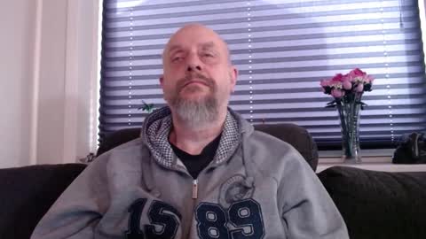 Snapshot of hardmrlazy chatting on 01-17-26, 11:59 MrLazy online show from 01-17-26, 11:59