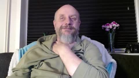 Snapshot of hardmrlazy chatting on 02-08-26, 12:58 MrLazy online show from 02-08-26, 12:58