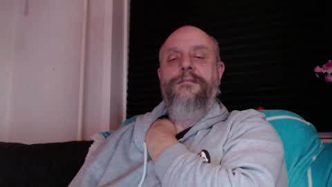 Snapshot of hardmrlazy chatting on 02-13-26, 08:05 MrLazy online show from 02-13-26, 08:05