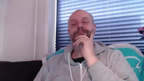 Snapshot of hardmrlazy chatting on 02-14-26, 03:42 MrLazy online show from 02-14-26, 03:42