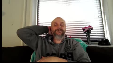 Snapshot of hardmrlazy chatting on 02-19-26, 10:22 MrLazy online show from 02-19-26, 10:22