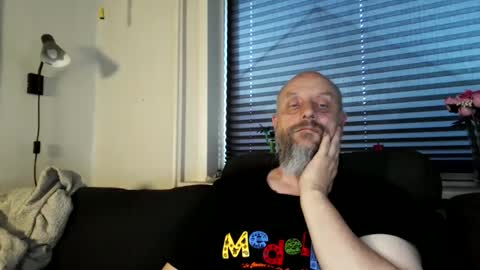 MrLazy online show from 05-19-26, 06:36