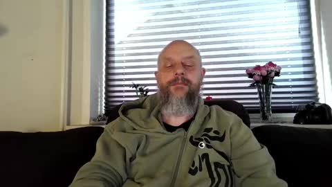 MrLazy online show from 05-21-26, 07:15