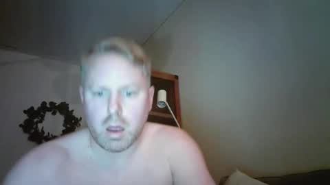 Snapshot of hardswedishboy chatting on 03-30-26, 08:32 hardswedishboy online show from 03-30-26, 08:32