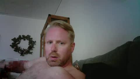 Snapshot of hardswedishboy chatting on 05-03-26, 03:29 hardswedishboy online show from 05-03-26, 03:29