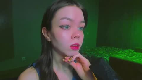 Snapshot of haribo_asmr chatting on 12-18-24, 10:08 Miss Hari online show from 12-18-24, 10:08