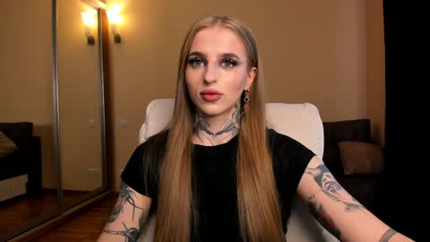 Julia online show from 04-11-26, 05:34