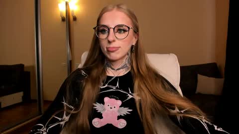 Julia online show from 04-21-26, 05:14