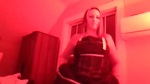 Snapshot of harmony_rose_xoxo chatting on 02-23-26, 01:25 Harmony online show from 02-23-26, 01:25