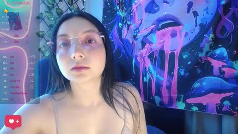 Snapshot of harmonys_couple_ chatting on 12-21-25, 04:19 Harmonys World online show from 12-21-25, 04:19