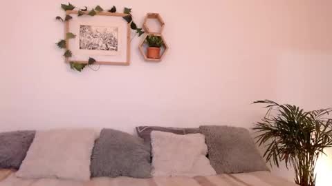 Harmony    Please help me to reach 100 thumbs up online show from 12-30-24, 01:15