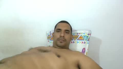 Snapshot of harpechediaz chatting on 12-12-24, 01:06 ricardo online show from 12-12-24, 01:06
