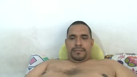 Snapshot of harpechediaz chatting on 11-24-25, 04:51 ricardo online show from 11-24-25, 04:51