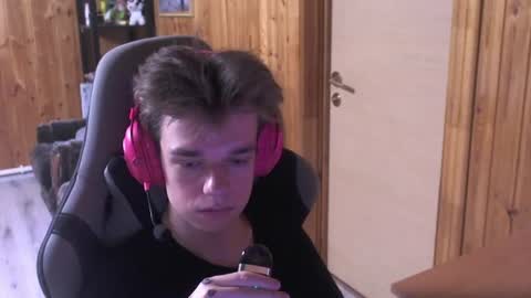 harry_gray_ online show from 07-18-26, 03:16