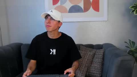   H  K   online show from 09-26-25, 01:26