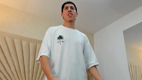   H  K   online show from 10-07-25, 08:39