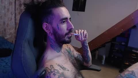 Snapshot of harry_reems_ chatting on 12-04-24, 04:32 OMAR online show from 12-04-24, 04:32