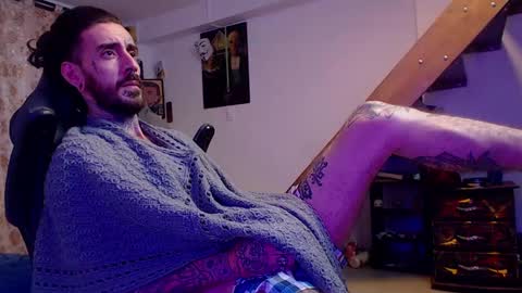 Snapshot of harry_reems_ chatting on 12-11-24, 10:03 OMAR online show from 12-11-24, 10:03