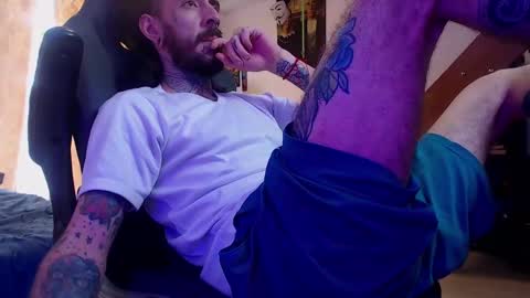 Snapshot of harry_reems_ chatting on 12-17-24, 03:17 OMAR online show from 12-17-24, 03:17