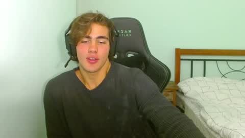 Snapshot of harryking1 chatting on 10-12-25, 07:02 harryking1 online show from 10-12-25, 07:02