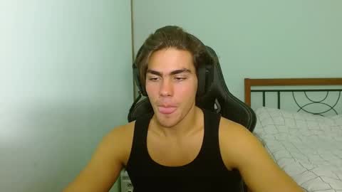 Snapshot of harryking1 chatting on 10-14-25, 10:43 harryking1 online show from 10-14-25, 10:43