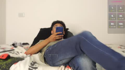 Snapshot of harrytwink18 chatting on 12-17-24, 04:43 HARRY online show from 12-17-24, 04:43